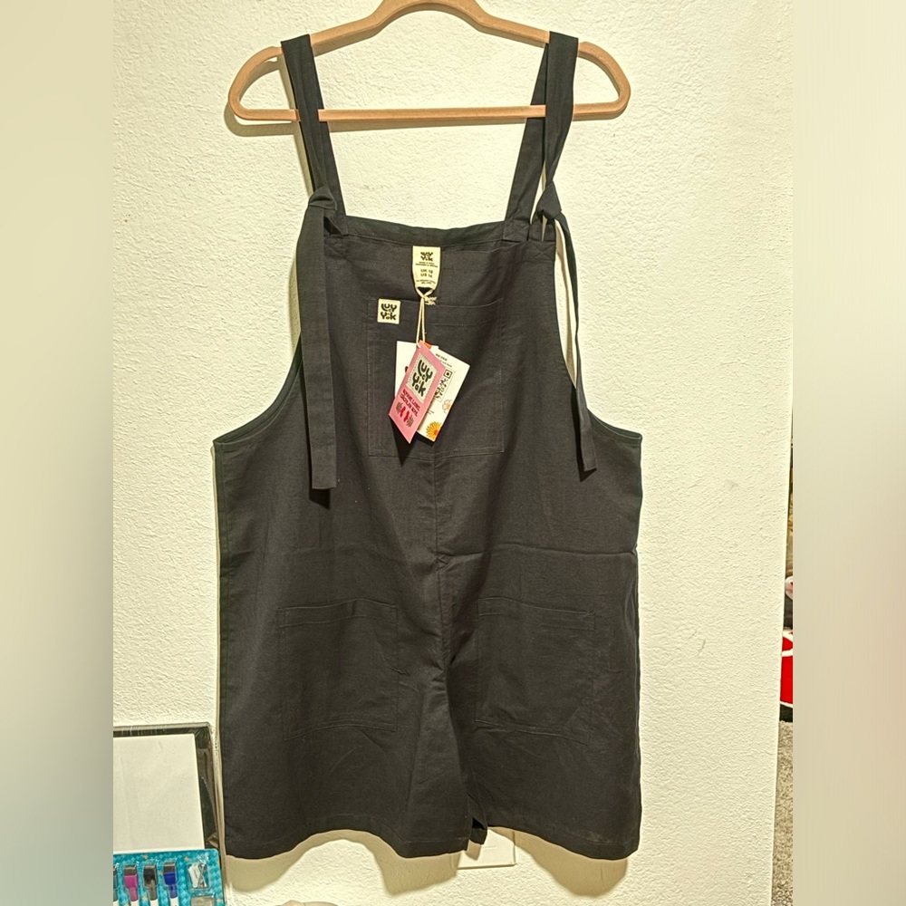 LUCY & YAK original dungaree shorts - black